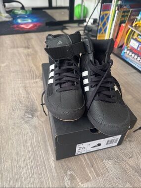 Adidas wrestling/boxing shoe youth